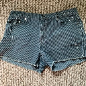 Dark Jean shorts with white stripes